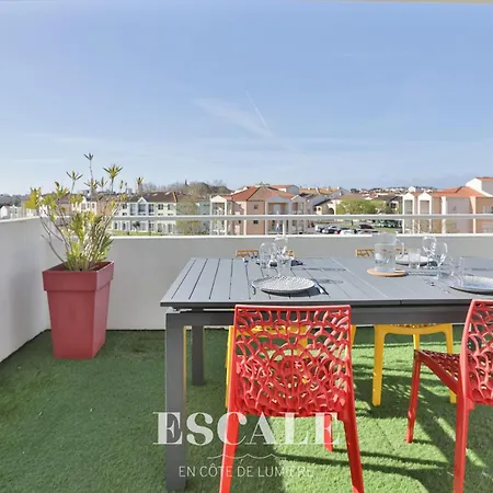 Avec Terrasse Ensoleillee Sur Le Port Olona Les Sables-dʼOlonne